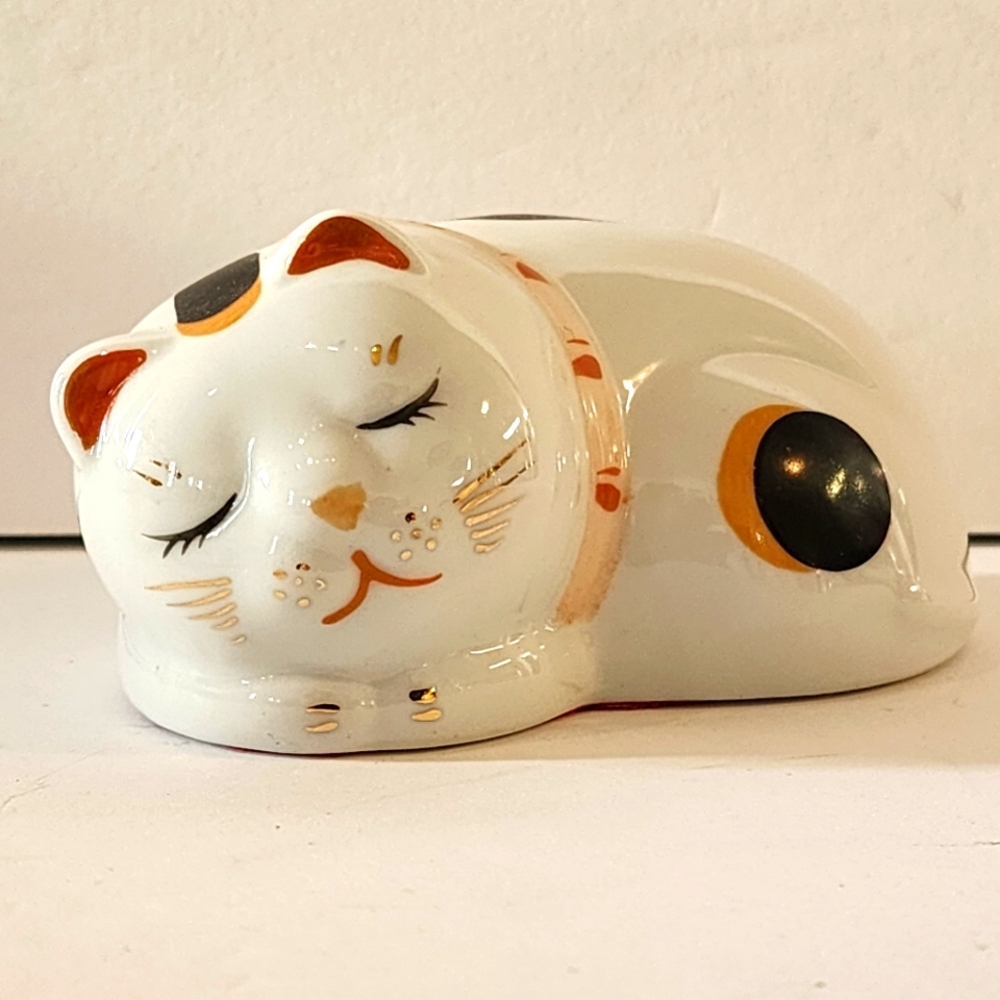 Sweet Cat Figurine